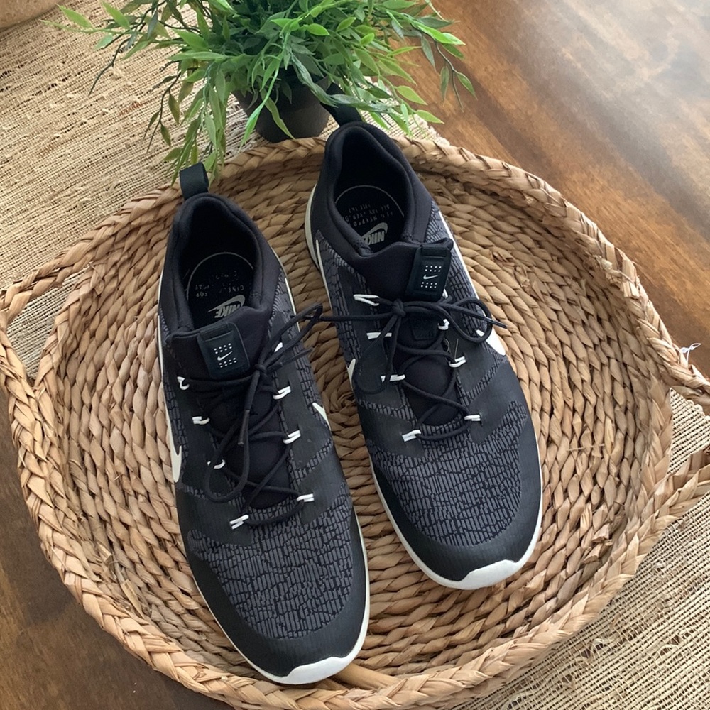 Nike men sneakers